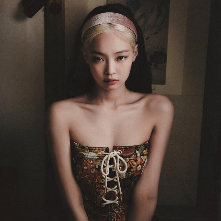 Ngam bo vai ngang cung xuong quai xanh dep hoan hao cua Jennie (BlackPink)-Hinh-5