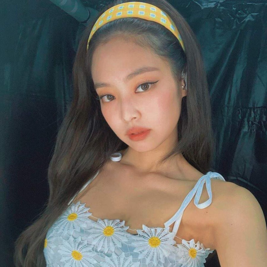Ngam bo vai ngang cung xuong quai xanh dep hoan hao cua Jennie (BlackPink)