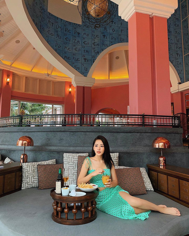 Chi Pu có nhiều bộ đồ sến sẩm nhưng thần thái đỉnh cao cứu tất cả - Hình 7 Chi Pu co nhieu bo do sen sam nhung than thai dinh cao cuu tat ca-Hinh-7