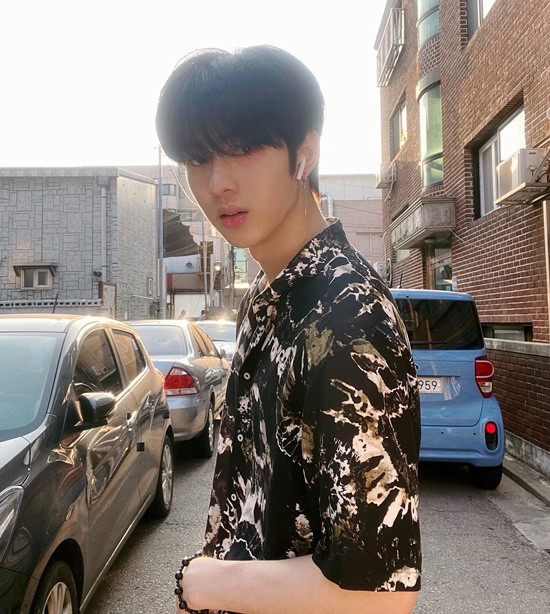 Nguyễn Sỹ Vương quyết định theo học ngành Kinh doanh du lịch xuất phát từ sở thích khám phá, du lịch của mình. Theo chia sẻ của nam sinh này, gia đình Vương không có ai làm việc trong ngành này. Tuy vậy, Sỹ Vương luôn tin tưởng và cố gắng thật nhiều cho lựa chọn của mình. Cho đến bây giờ, Vương chưa từng hối hận về quyết định đó. 