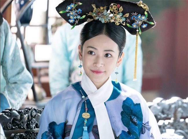 Vị phi tần bị giáng chức vẫn ở hậu cung qua 4 đời Hoàng đế Vi phi tan bi giang chuc van o hau cung qua 4 doi Hoang de