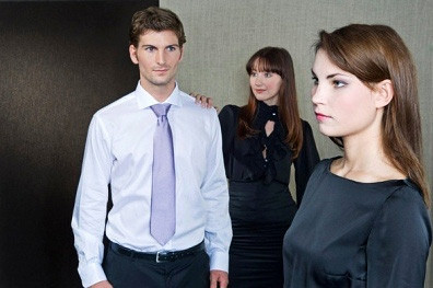 6 dấu hiệu ngầm cho thấy anh ấy không tôn trọng bạn - Hình 2 6 dau hieu ngam cho thay anh ay khong ton trong ban-Hinh-2