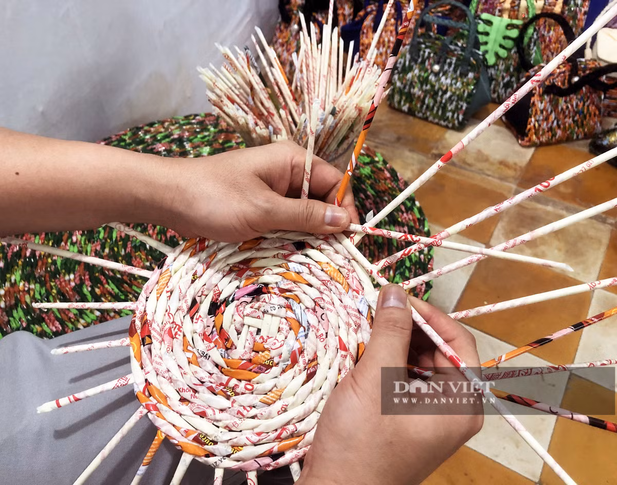 Thu tuong chi de vut di, duoc thay giao 'ho bien' thanh tui xach-Hinh-7