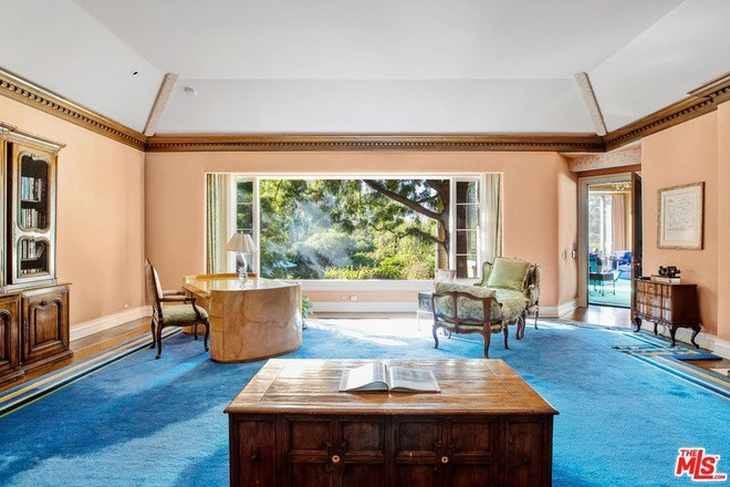 Các không gian sống trong nhà và ngoài trời được kết hợp hài hòa với nhau để gia chủ có thể dễ dàng tận hưởng những phút giây thư giãn.