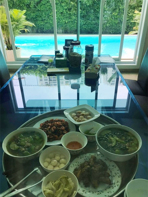 Khong gian song ngap tran anh nang cua Phuong Chanel-Hinh-3