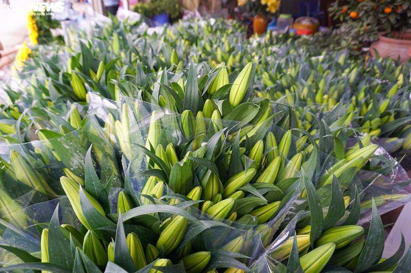 Gia hoa 8/3 giam mot nua, nguoi trong lo nang-Hinh-2