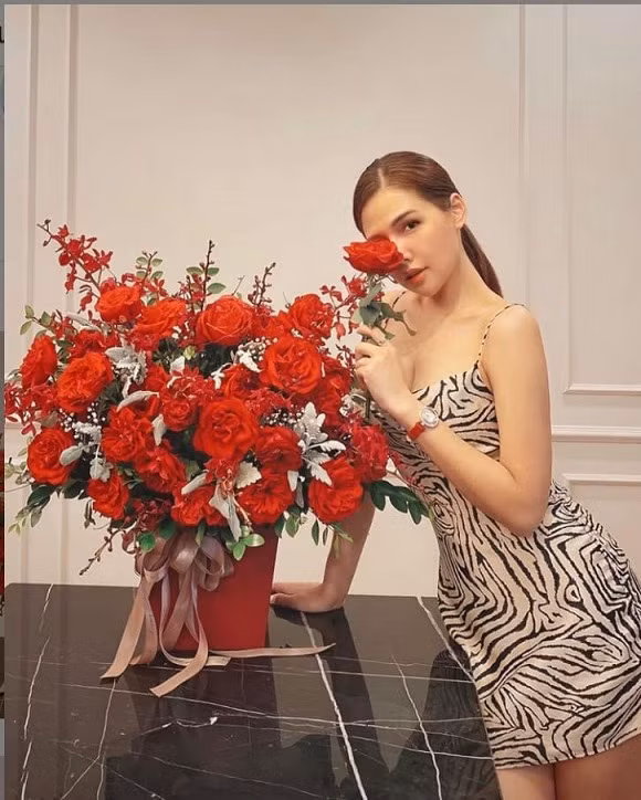 Hoa Minzy ke chuyen mat nhan kim cuong 300 trieu dong-Hinh-2