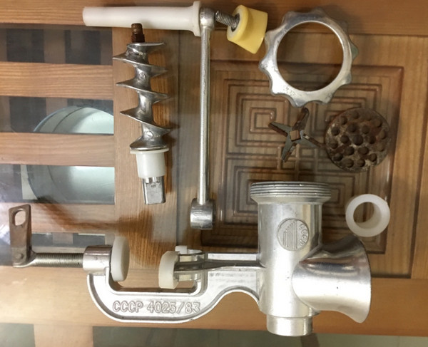 Co nen mua may xay thit, cua bang tay gia re-Hinh-2