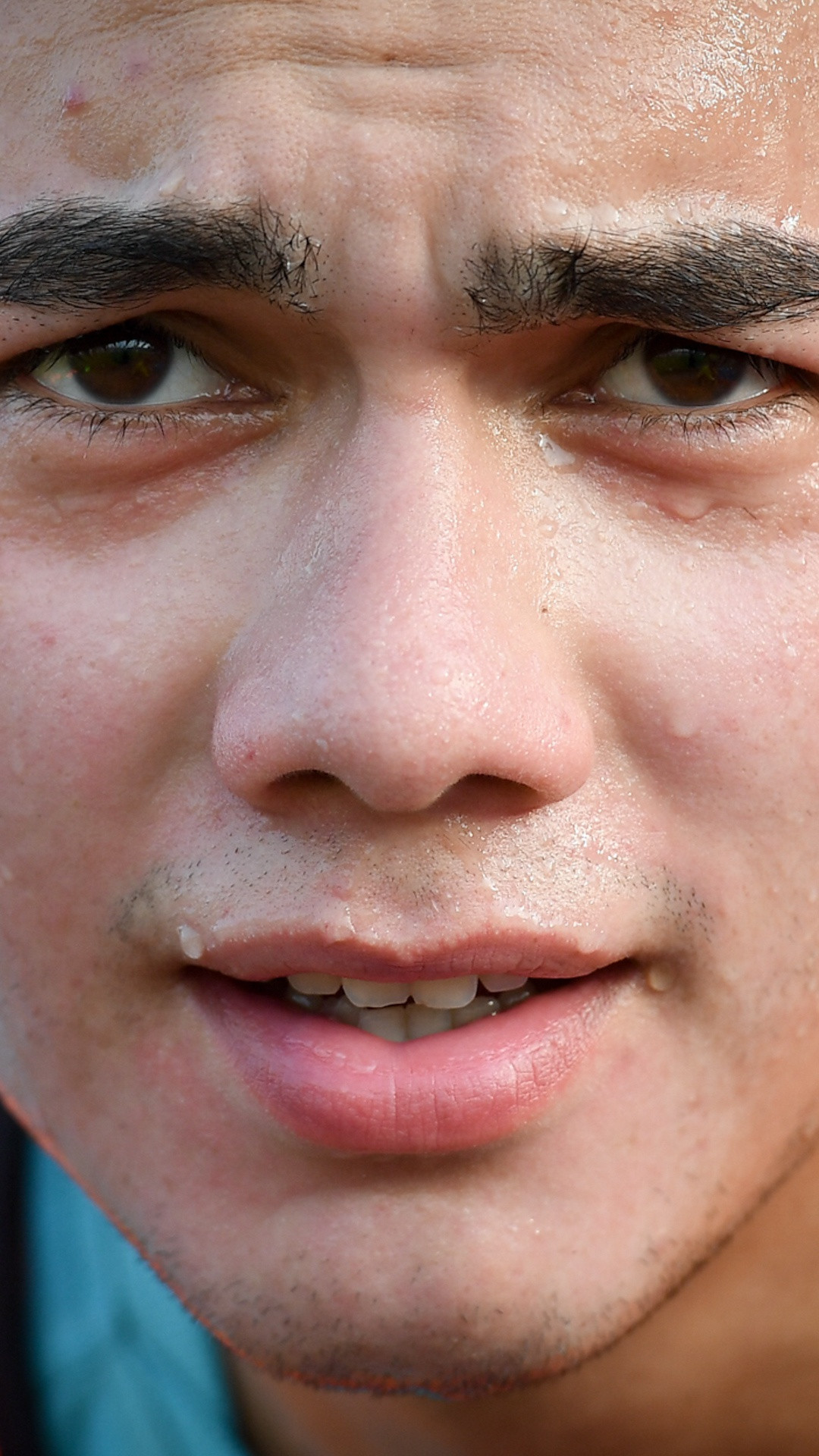 Tôi là Andrey Hungovic Nguyễn (sinh năm 1998, có bố người Việt, mẹ người Nga) là cầu thủ bóng đá chuyên nghiệp đang chơi cho CLB Hải Phòng.