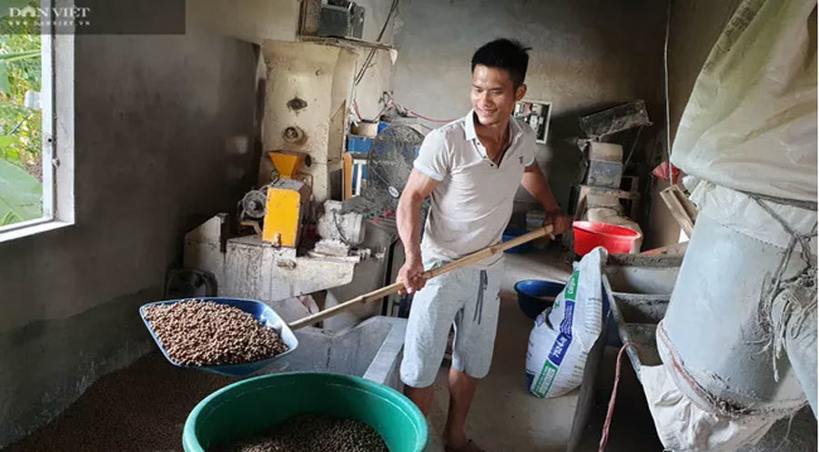 Bi quyet nuoi nhung con ca khong lo cua nong dan 9X-Hinh-3