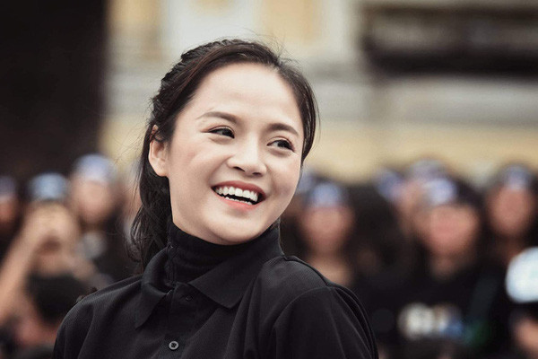 Tình duyên ngoài đời lận đận y hệt phim của Huệ và cô Xuyến "Những ngày không quên" - Hình 4 Tinh duyen ngoai doi lan dan y het phim cua Hue va co Xuyen