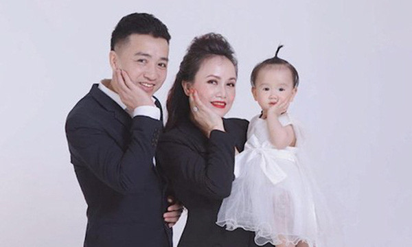 Tình duyên ngoài đời lận đận y hệt phim của Huệ và cô Xuyến "Những ngày không quên" - Hình 6 Tinh duyen ngoai doi lan dan y het phim cua Hue va co Xuyen