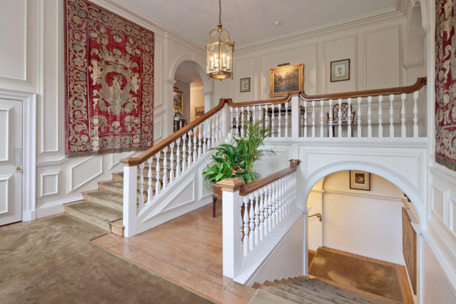 Biet thu co dien noi gia dinh David Beckham tu cach ly-Hinh-12