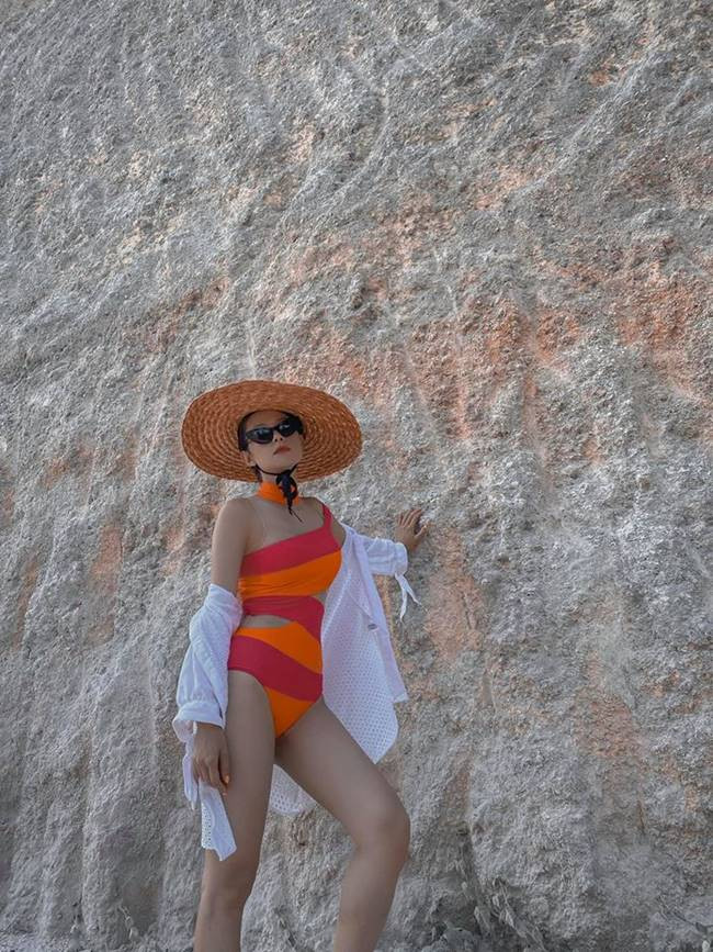 Minh Hằng những năm gần đây là cái tên được khán giả gắn với biệt danh "nữ hoàng áo tắm".