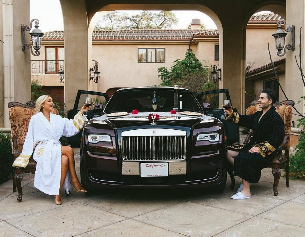 Rich kid bo tien mua hinh anh giau co tren mang-Hinh-2