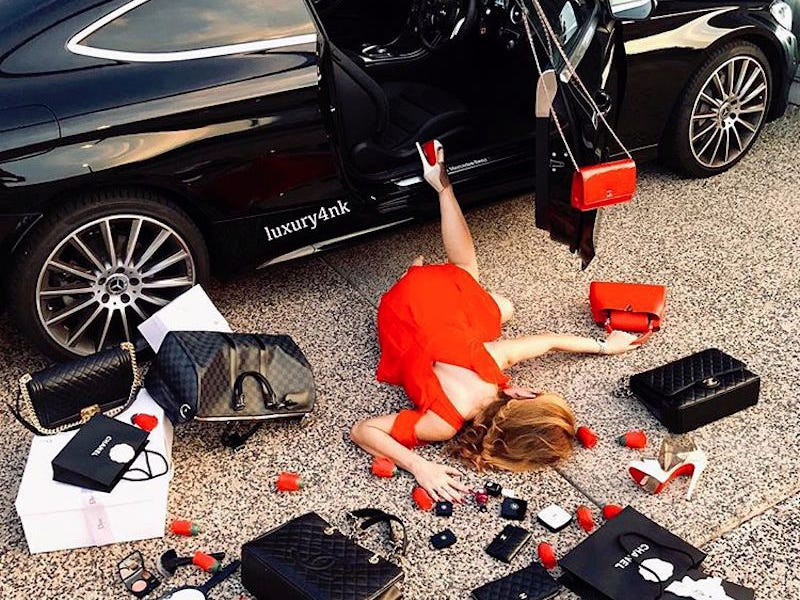 Rich kid bo tien mua hinh anh giau co tren mang-Hinh-4