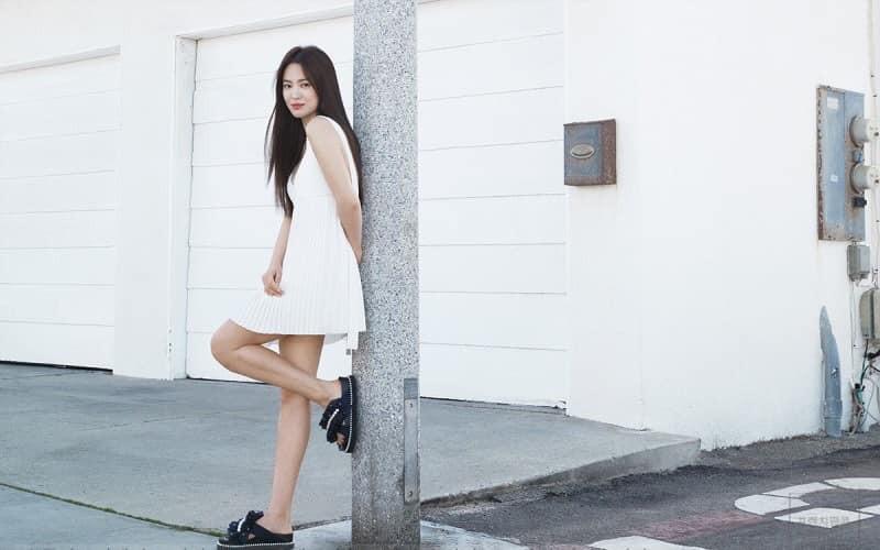 Song Hye Kyo 'hack tuổi' trong bộ ảnh mới, xinh đẹp đến nao lòng - Hình 8 Song Hye Kyo 'hack tuoi' trong bo anh moi, xinh dep den nao long-Hinh-8