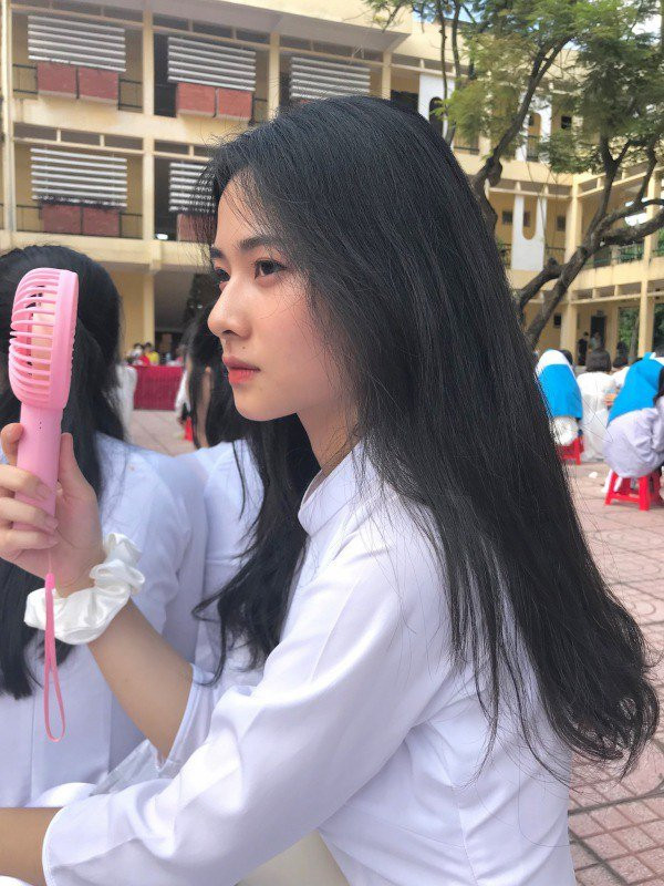 Ảnh chụp góc nghiêng đẹp không tì vết nữ sinh đến từ Bắc Giang Anh chup goc nghieng dep khong ti vet nu sinh den tu Bac Giang
