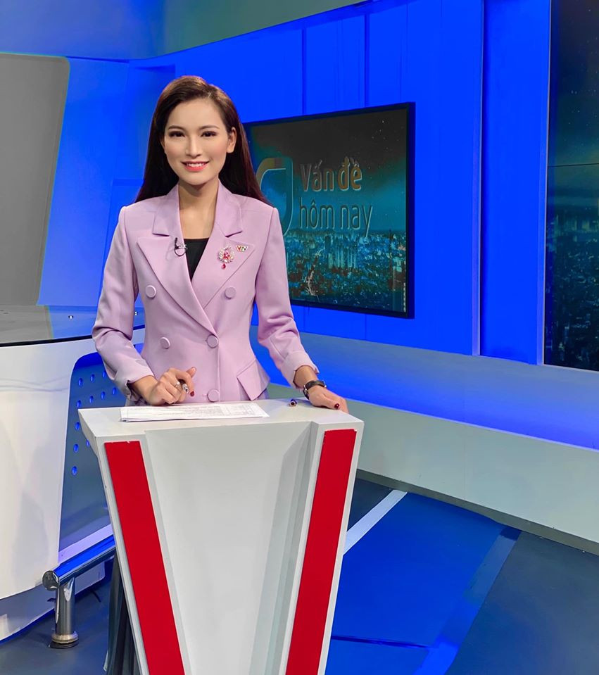 4 nu MC tre trung nhat nhi VTV: Nhan sac khong thua hoa hau-Hinh-3