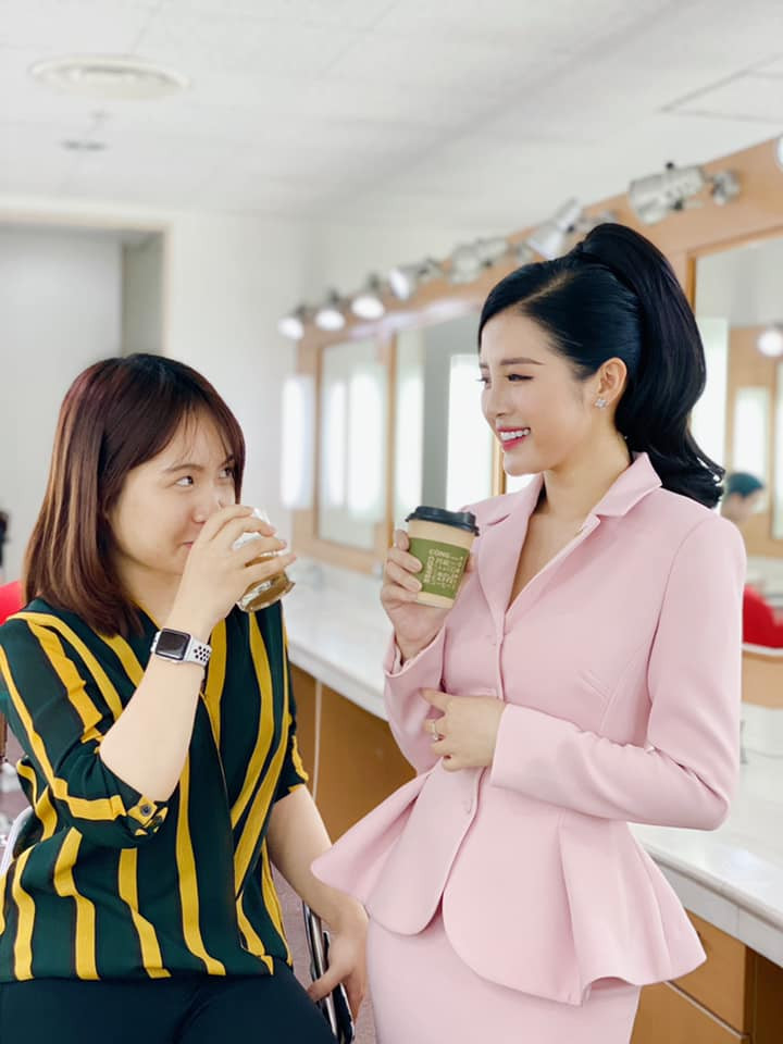 4 nu MC tre trung nhat nhi VTV: Nhan sac khong thua hoa hau-Hinh-36