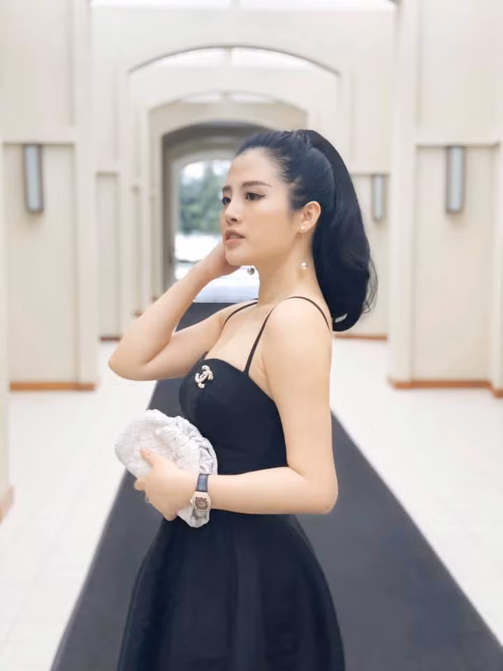 4 nu MC tre trung nhat nhi VTV: Nhan sac khong thua hoa hau-Hinh-40