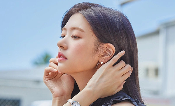 My nhan Han Quoc co guong mat tre tho, than hinh goi cam-Hinh-6