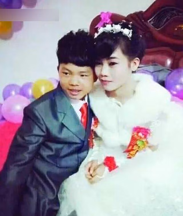 Chu re 13 tuoi, nhin sang co dau cang soc hon