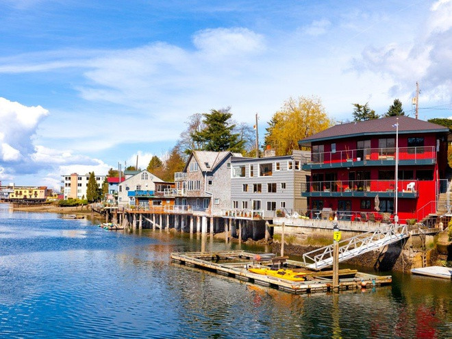 Nếu bạn muốn trải nghiệm được sống trên kênh đào Venice (Italy) ngay chính tại nước Mỹ, các căn nhà tại Seattle có thể là lựa chọn dành cho bạn. Với diện tích trung bình 176 m2, các căn nhà tại đây có giá khoảng 605.000 USD. Ảnh: Shutterstock.