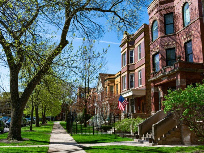 Đây là những căn hộ tại Chicago. Có giá niêm yết khoảng 339.000 USD, những ngôi nhà này khá thích hợp cho những người ưa sự giản dị, yêu thiên nhiên. Diện tích trung bình cho các căn hộ tại đây cũng khá thoải mái, vào khoảng 204 m2. Ảnh: Shutterstock.