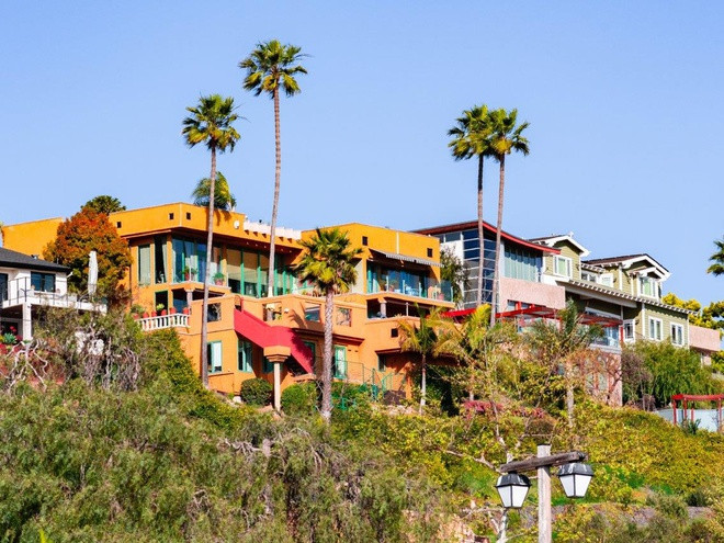 Với diện tích gần 168 m2, những căn nhà tại San Diego sẽ mang đến cho bạn không gian sống thoải mái, hòa hợp với thiên nhiên. Giá niêm yết trung bình cho các căn hộ tại đây là gần 700.000 USD. Ảnh: Shutterstock.