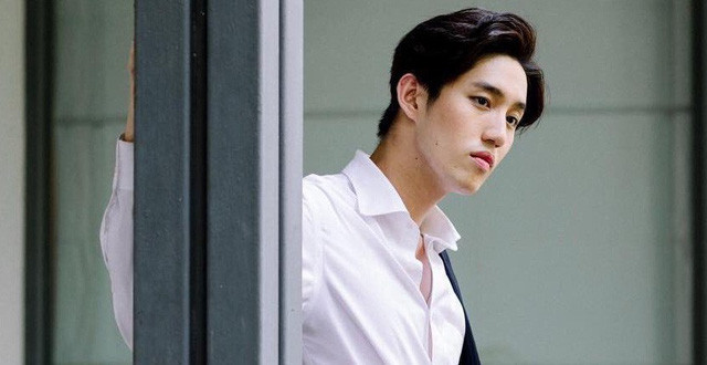 Vo tinh gap lai vo cu o nha hang va thay co ay ngat xiu