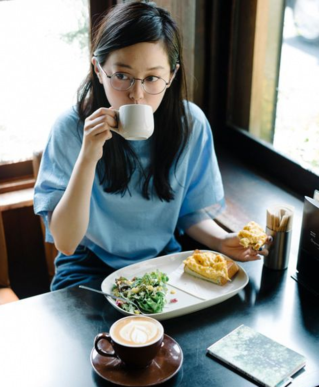 Thấy dấu hiệu này, bạn cần đi khám dạ dày khẩn cấp - Hình 4 Thay dau hieu nay, ban can di kham da day khan cap-Hinh-4