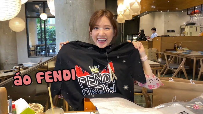 Xem Hari Won đập hộp quà sinh nhật siêu lầy - Hình 13 Xem Hari Won dap hop qua sinh nhat sieu lay-Hinh-13