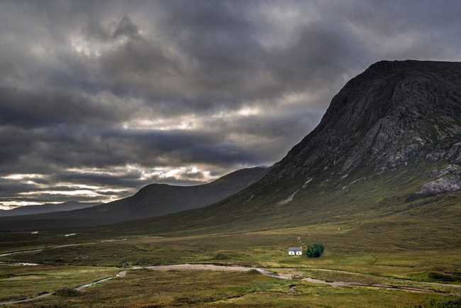 Những ngôi nhà mọc lên ở nơi khắc nghiệt không tưởng - Hình 13 Nhung ngoi nha moc len o noi khac nghiet khong tuong-Hinh-13