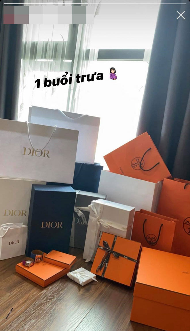 Vo Duy Manh khien dan tinh hoa mat khi khoe sam do hieu-Hinh-3