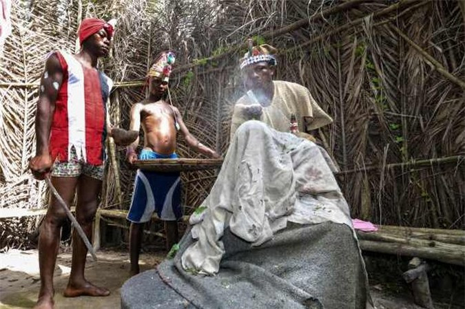 Nghi thức 'giao tiếp với thế giới linh hồn' của bộ lạc bí ẩn Nghi thuc 'giao tiep voi the gioi linh hon' cua bo lac bi an