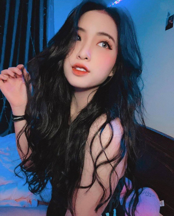 "Vũ trụ" hotgirl 10x kết nạp thêm cô nàng nhí nhảnh, tỏa nắng ảnh 4