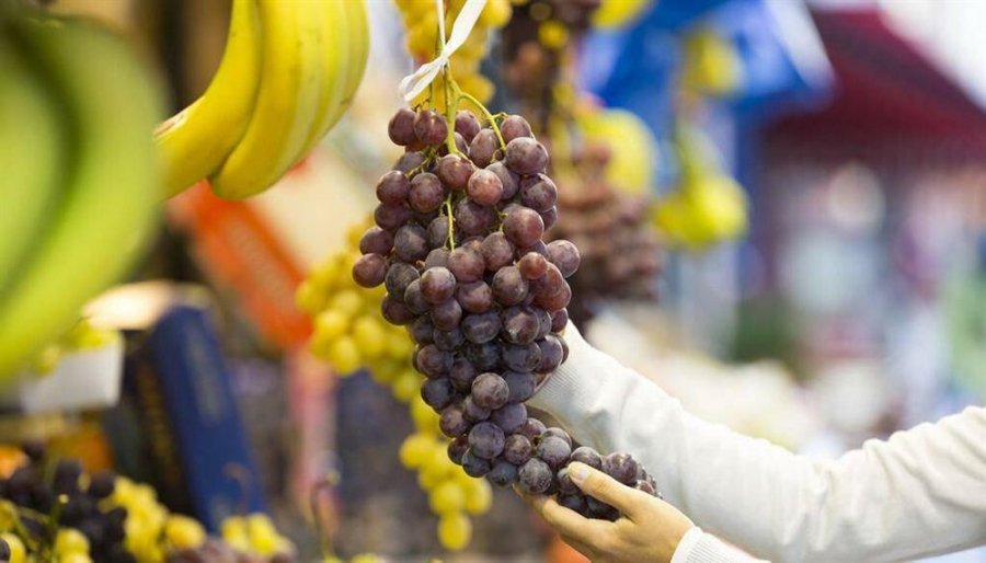 Mua nho cứ nhắm trúng điểm này, đảm bảo ngon ngọt Mua nho cu nham trung diem nay, dam bao ngon ngot