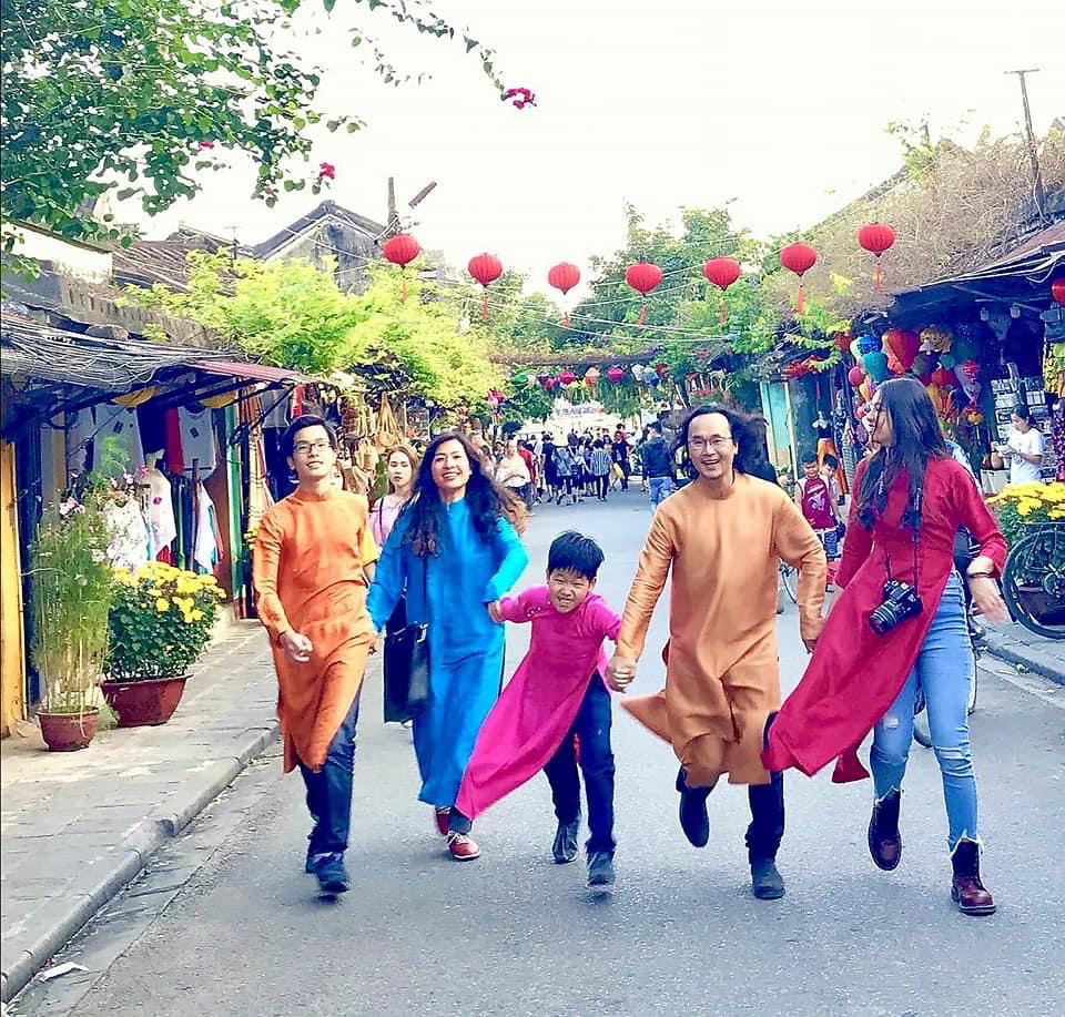 Gia đình ca sĩ Thùy Dung T.H