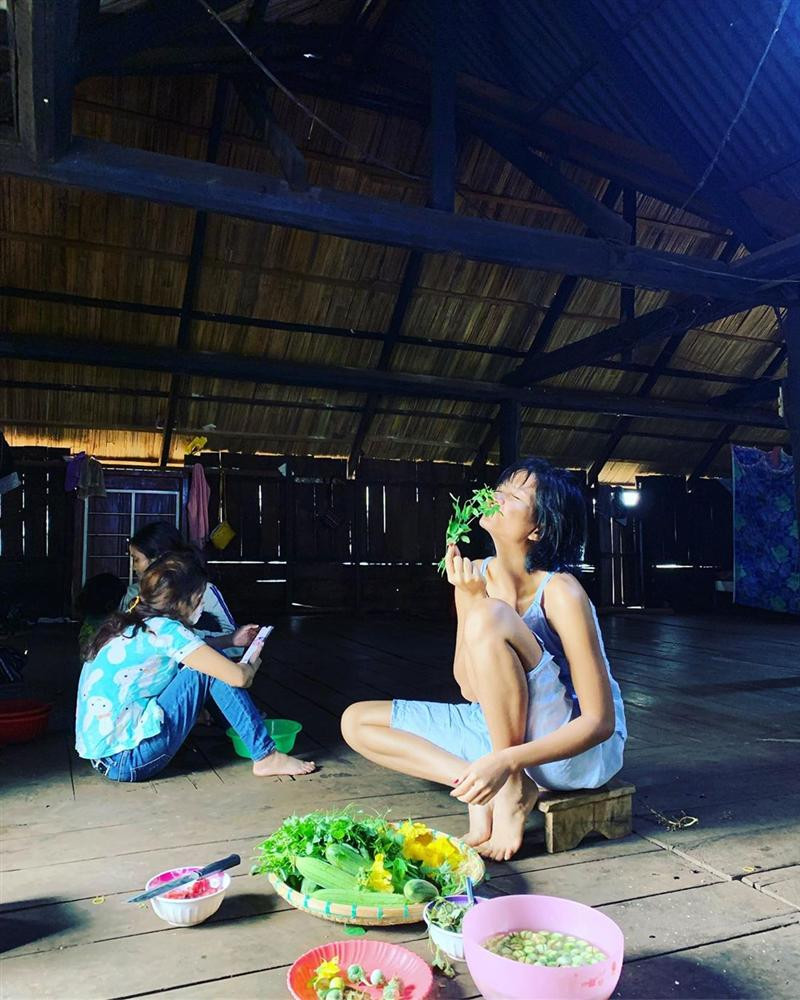 Xem H'Hen Nie thu hoach rau cu, ai cung thich ve Tay Nguyen-Hinh-7