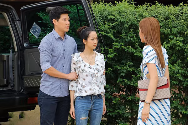 Anh trai dẫn người yêu về ra mắt, vừa thấy tôi, chị đã bỏ chạy Anh trai dan nguoi yeu ve ra mat, vua thay toi, chi da bo chay