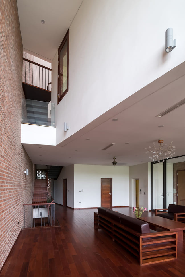 Xay hang dong giua pho ai cung tram tro vi kien truc la-Hinh-11