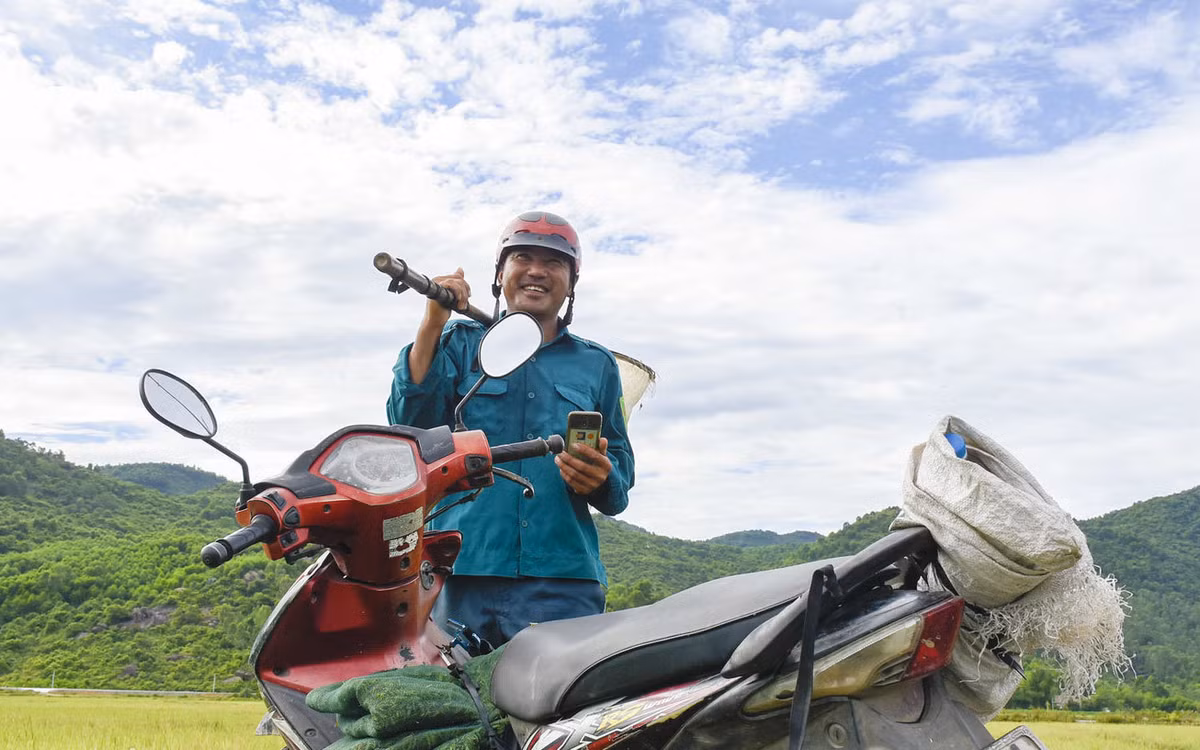 Troi nang 40 do ra dong san 'con com', kiem tien trieu moi ngay-Hinh-6