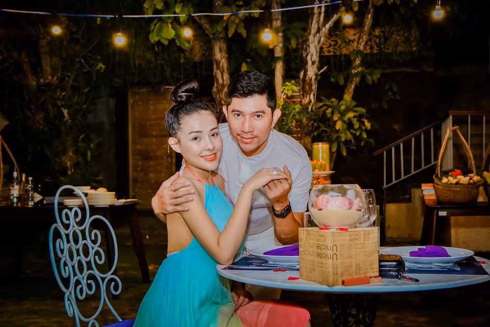 Sao Viet cong khai chuyen phong the, ai nghe cung do mat