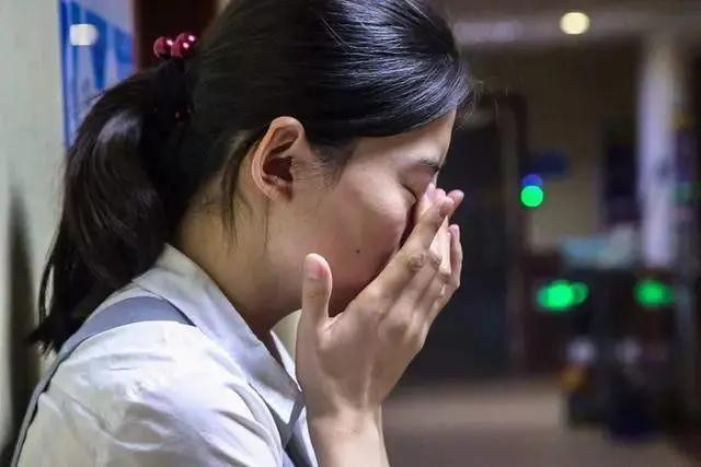 Cô gái 28 tuổi bất ngờ ngất xỉu,nguyên nhân xuất phát từ thói quen này Co gai 28 tuoi bat ngo ngat xiu,nguyen nhan xuat phat tu thoi quen nay