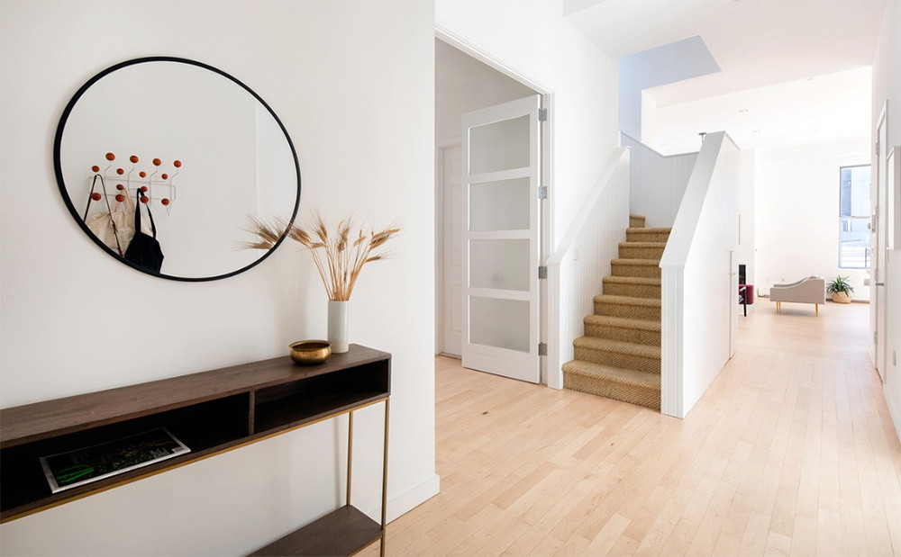 Căn penthouse có diện tích hơn 280 m2 với 4 phòng ngủ và 4 phòng tắm, được thiết kế cởi mở, thông thoáng.