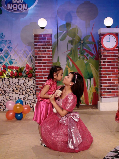 “Chi Kinh Hong” tre tuoi nhat VTV gio ra sao?-Hinh-2