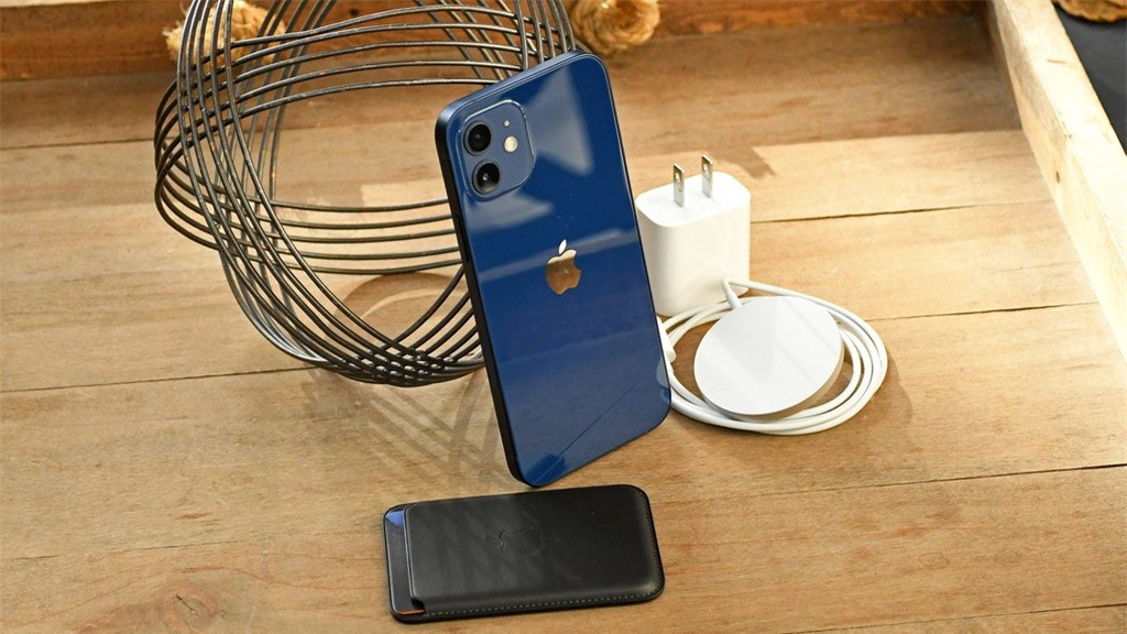 Chon sac cho iPhone 12 sao cho dung