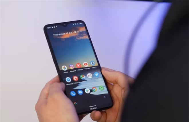 Smartphone giá rẻ sở hữu màn hình lớn, pin khỏe ảnh 7