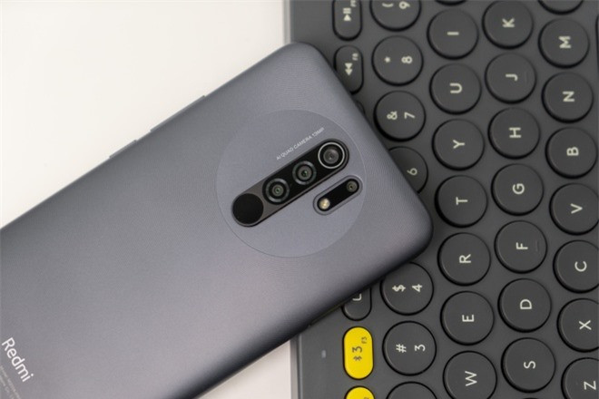 Smartphone gia re co man hinh lon anh 4